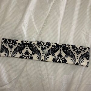 BLACK & WHITE FLORAL HEADBAND